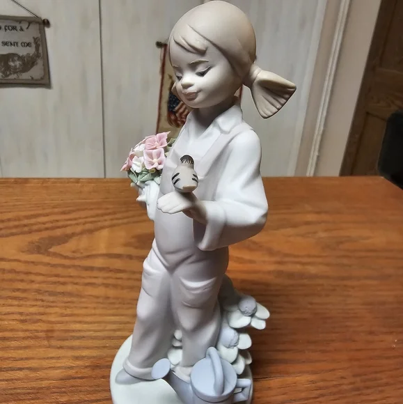 Lladro Spring Girl with Bird & Flowers #5217